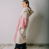 CAPPOTTO WRAP IN LANA VERGINE COLOR PANNA CON MANICA A CONTRASTO ROSA