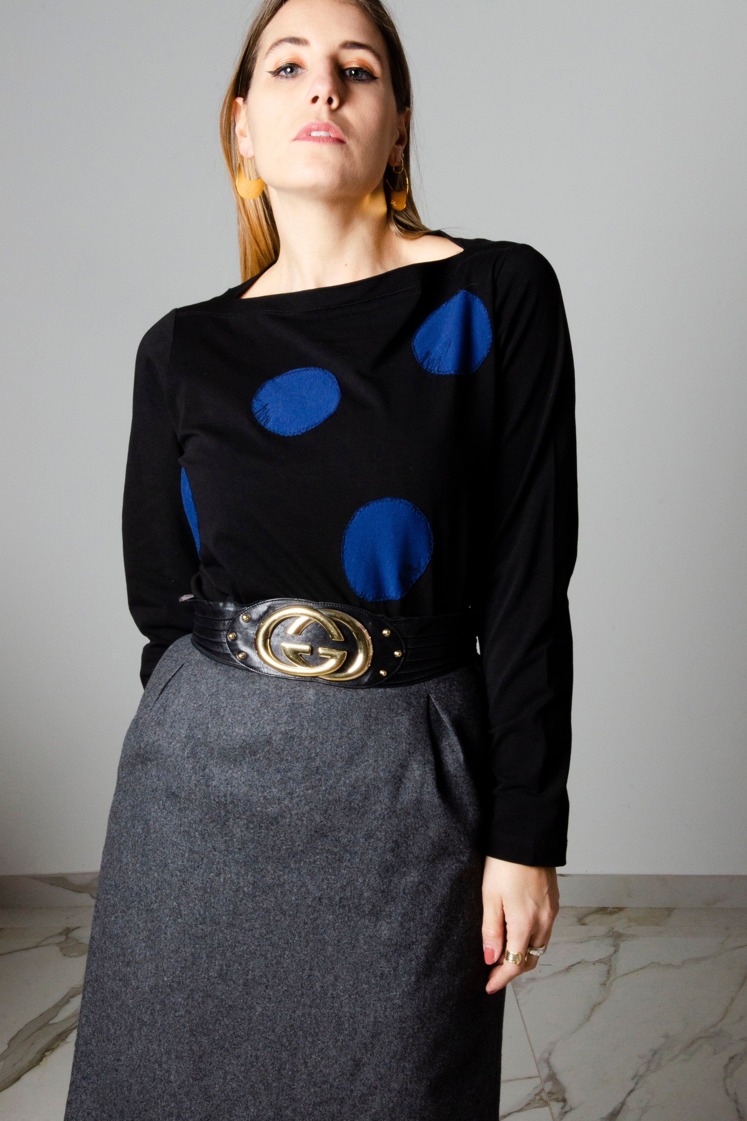 Maglia maniche lunghe in cotone nero con pois blu -  L